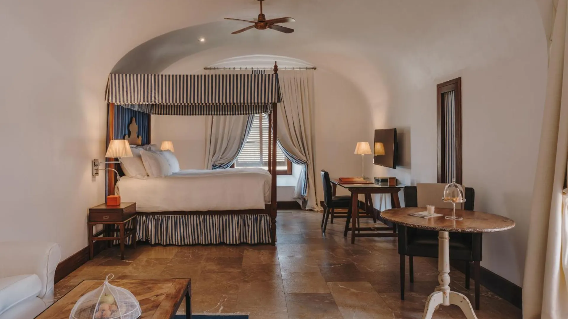 Cap Rocat, A Small Luxury Hotel Of The World Кала-Блава